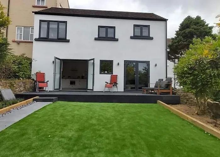 Newquay Rialton Holiday Home